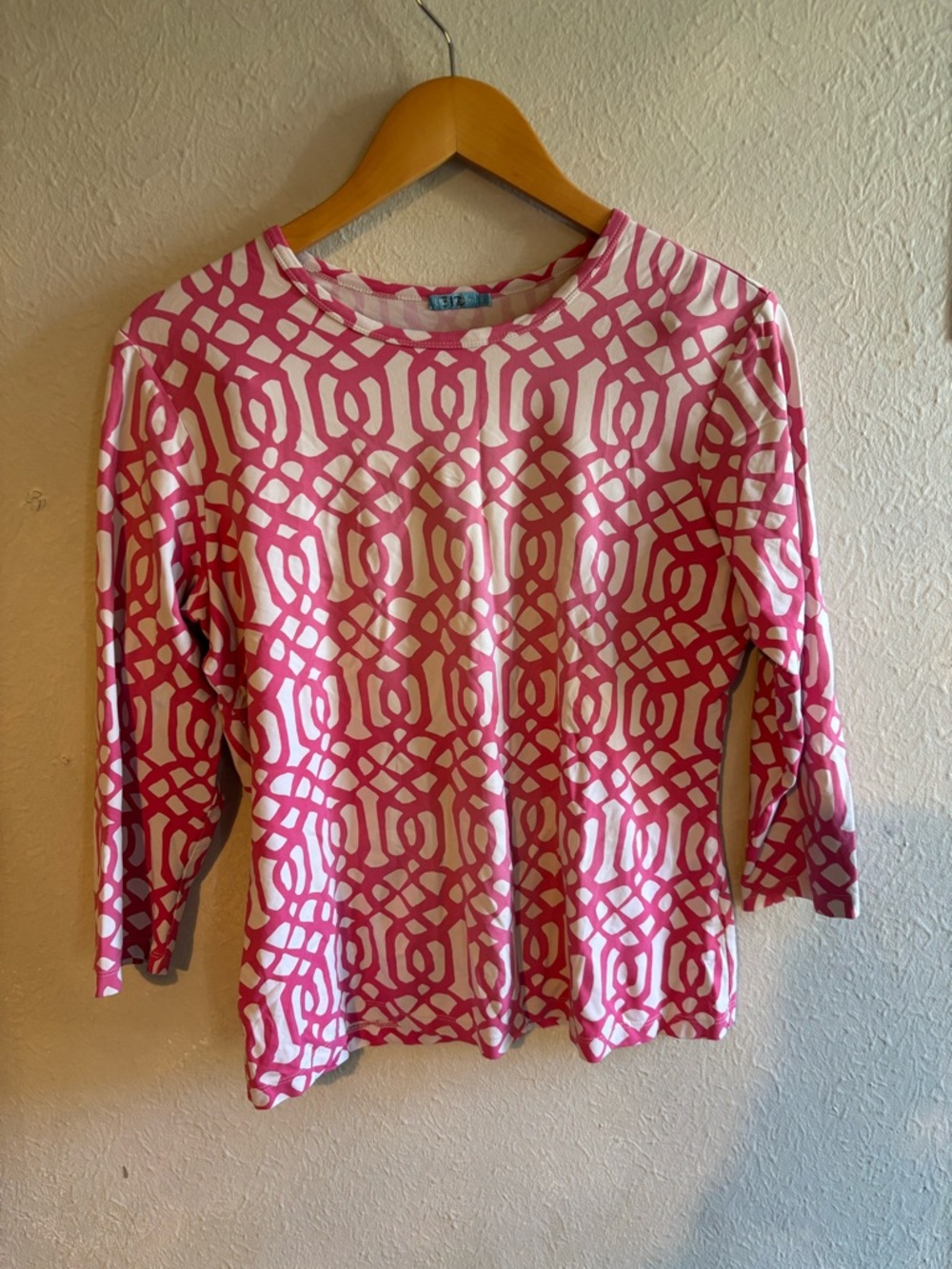 Women’s Pink Geometric Long-Sleeve Crewneck‎ Top